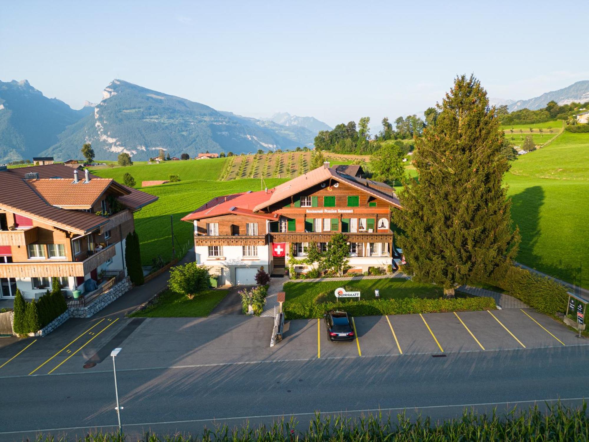 Hotel Restaurant Sunnmatt Aeschi Bei Spiez Экстерьер фото