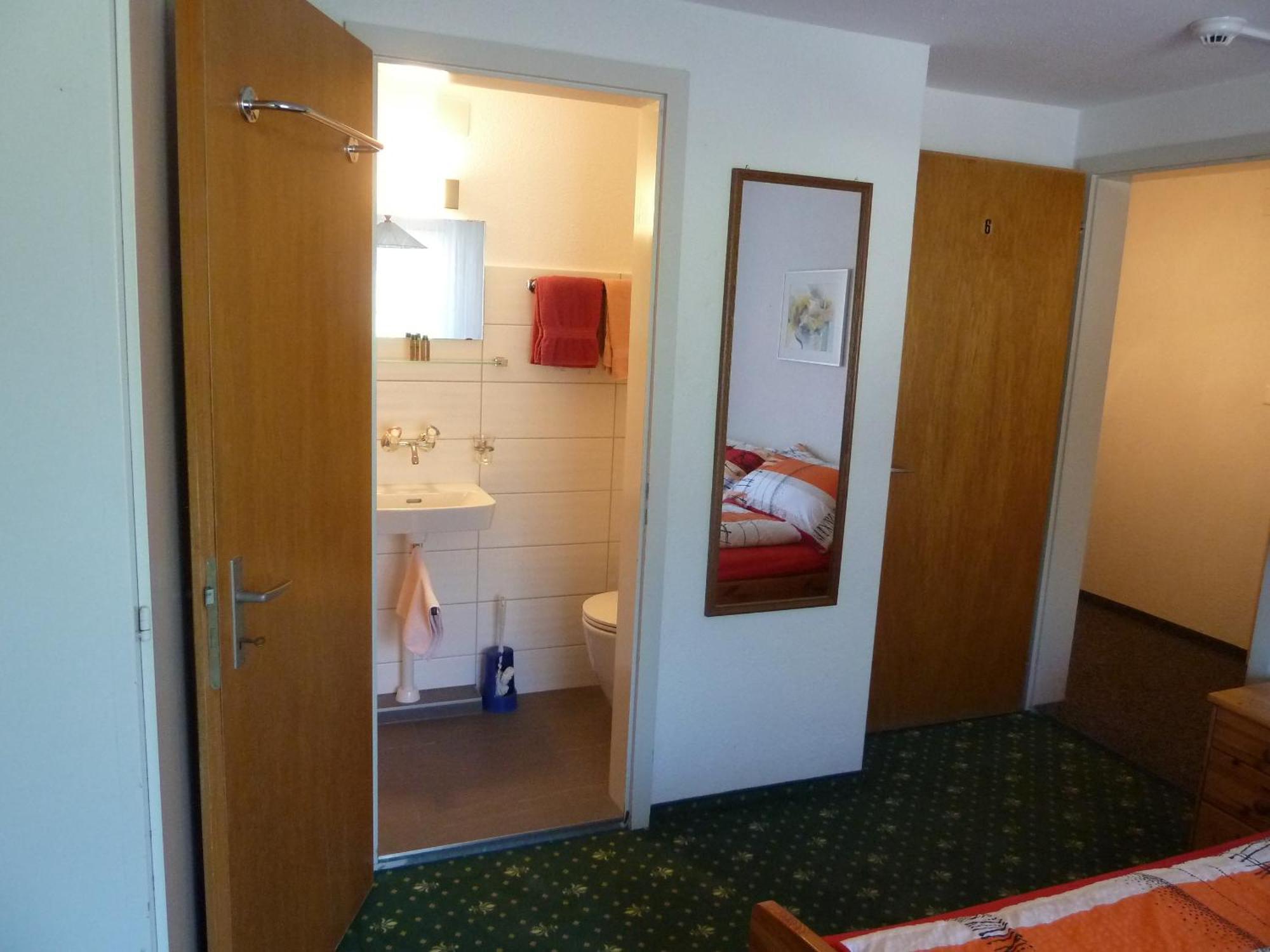 Hotel Restaurant Sunnmatt Aeschi Bei Spiez Экстерьер фото